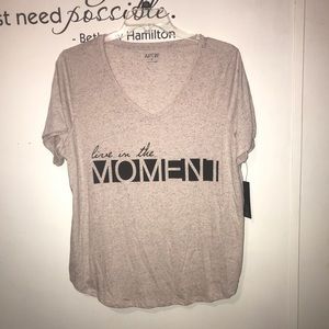 🌸2 for $10🌸 “Live in the Moment” NWT tee